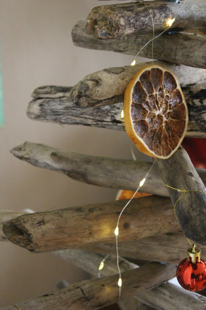 DIY Weihnachtsbaum aus Treibholz selber bauen viele kleine dinge